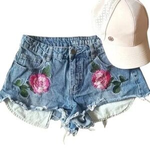 Flower Embroidered Mid Rise Denim Cut Off Shorts Frayed Size 4 Women's